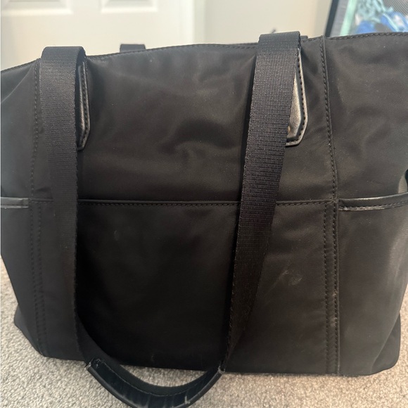 Super cute and durable black Michael kors tote bag! - Picture 3 of 3